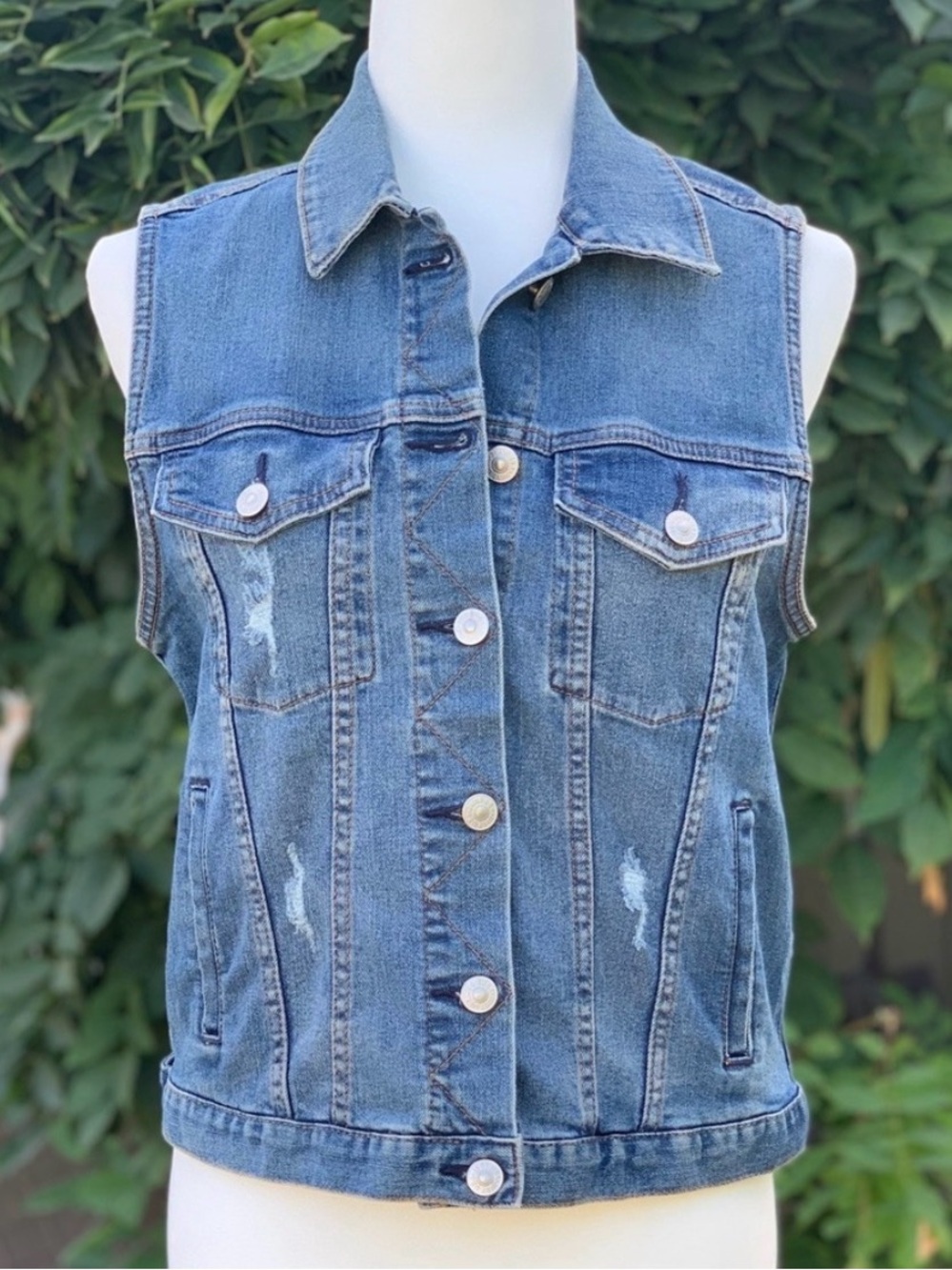 Just USA Classic Distressed Blue Denim Vest ~ Women’s Medium